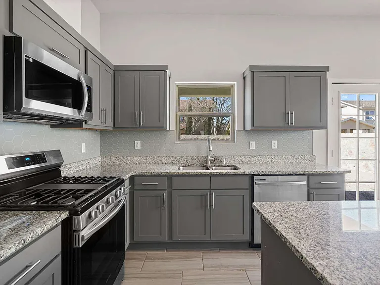 629 Cedarwood Ave — Photo 14