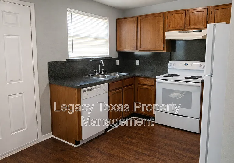 1409 Courtney Pl #C — Photo 4