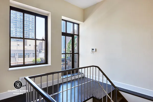 Rented by Coldwell Banker Warburg | media 7