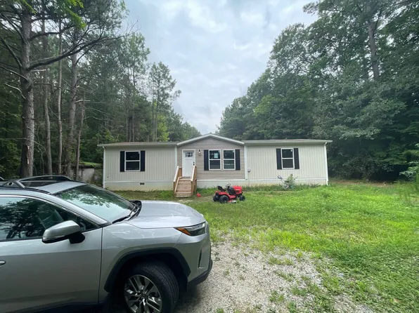 7469 Peanut Dr, Windsor, VA 23487