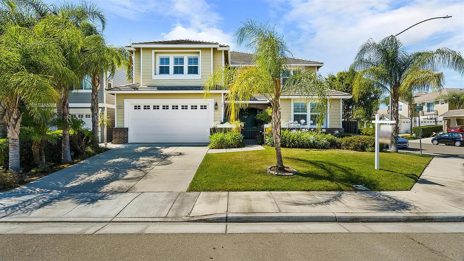 2527 Lighthouse Cir photo 1