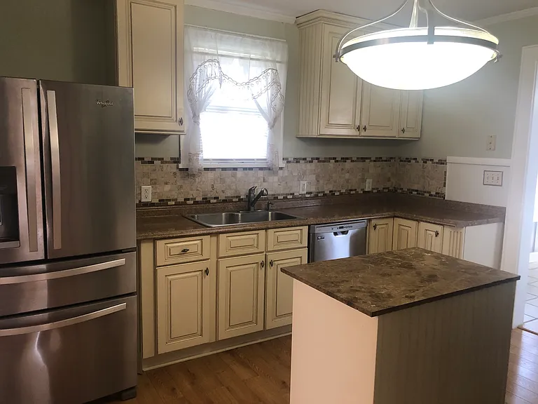 609 Rome Park — Photo 11