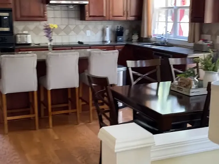 740 Swancroft Ln — Photo 10