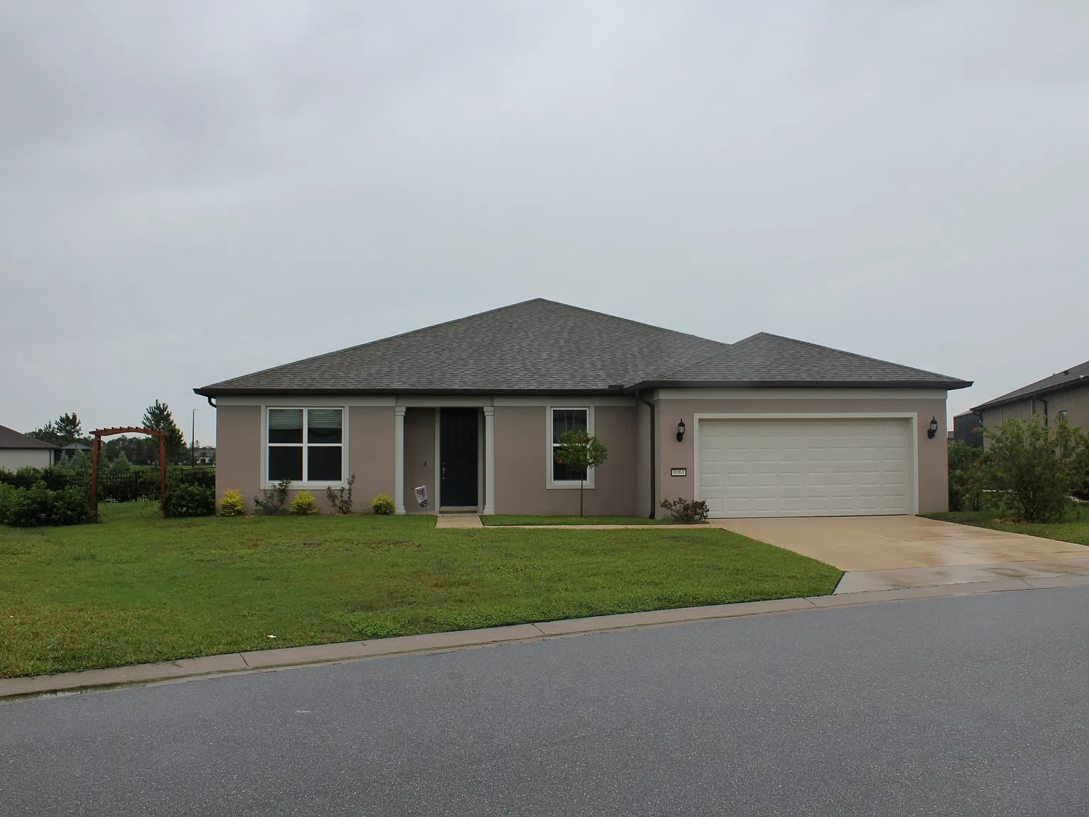 2 bed, 2.5 bath, 2268 sqft, $2,500 — Photo 1