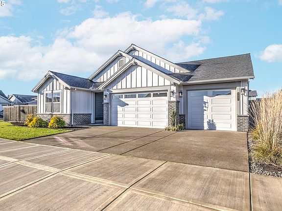 2nd image of 4497 SE 62nd Ave