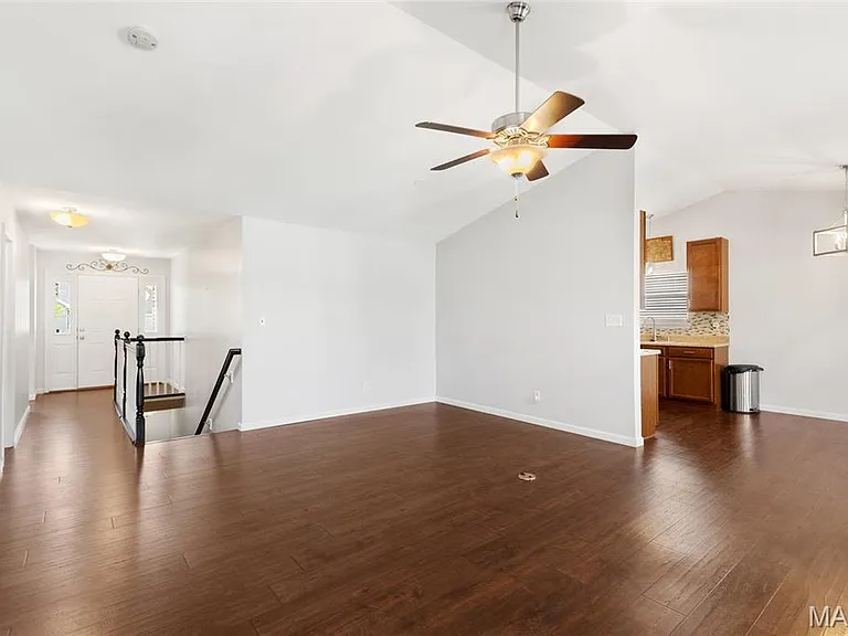 209 Flint Brook Dr — Photo 6