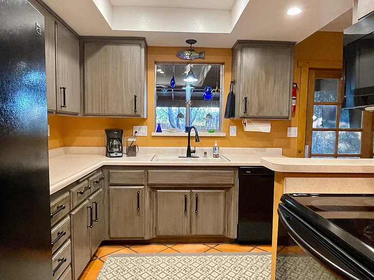 6564 Pine Springs Ave — Photo 9