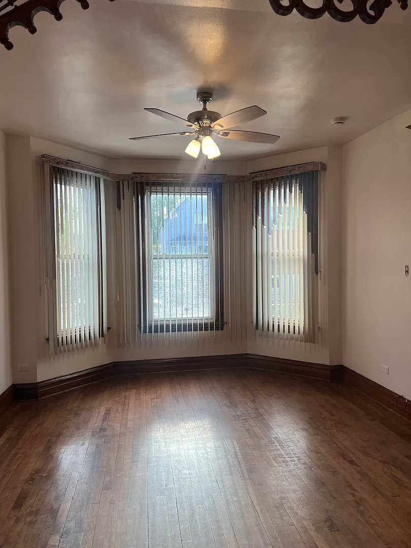 2 bed, 1000 sqft, $2,000 — Photo 2