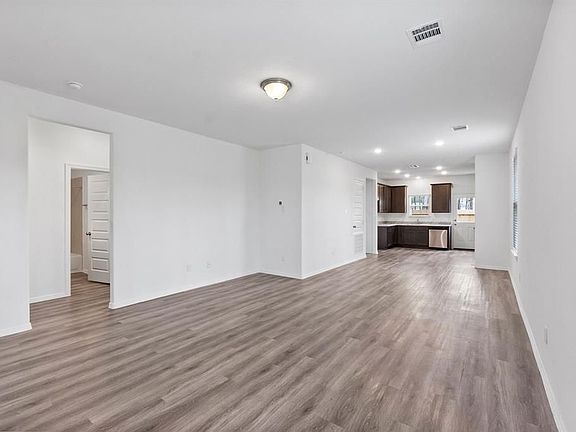 3rd image of 21109 Voyage Ln