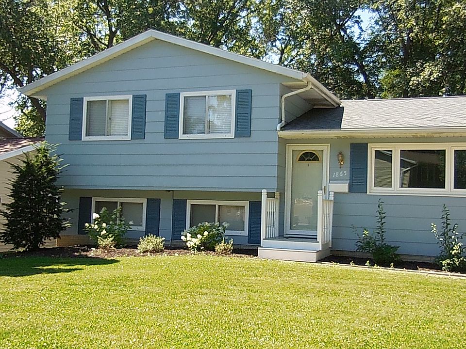 1st image of 1865 Carriage Hill Dr
