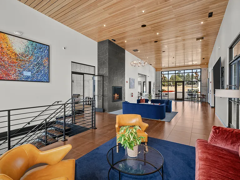 Rivers Edge Apartments — Photo 10