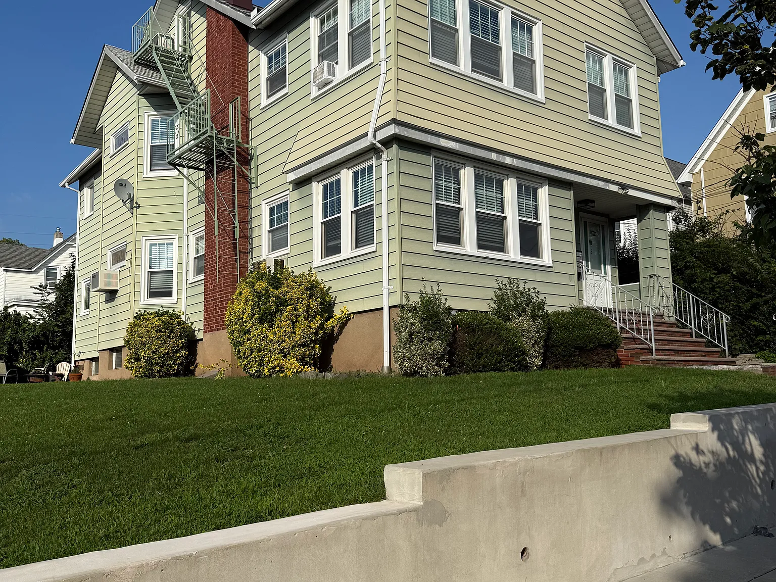 3 bed, $2,750 — Photo 1