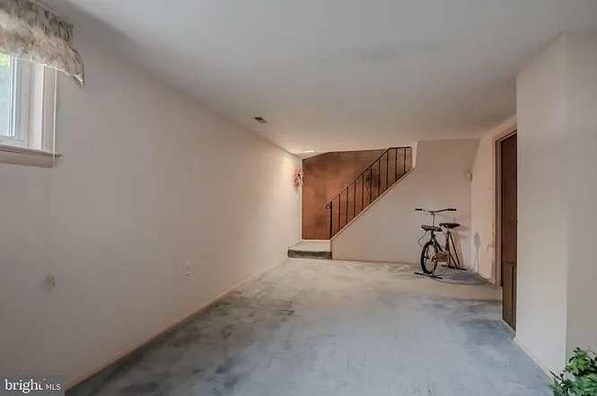 25 Charring Ln — Photo 17