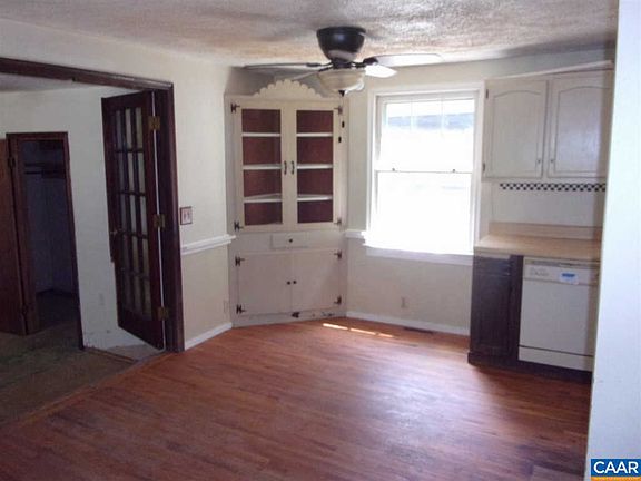 5th image of 221 Deer Tail Ln
