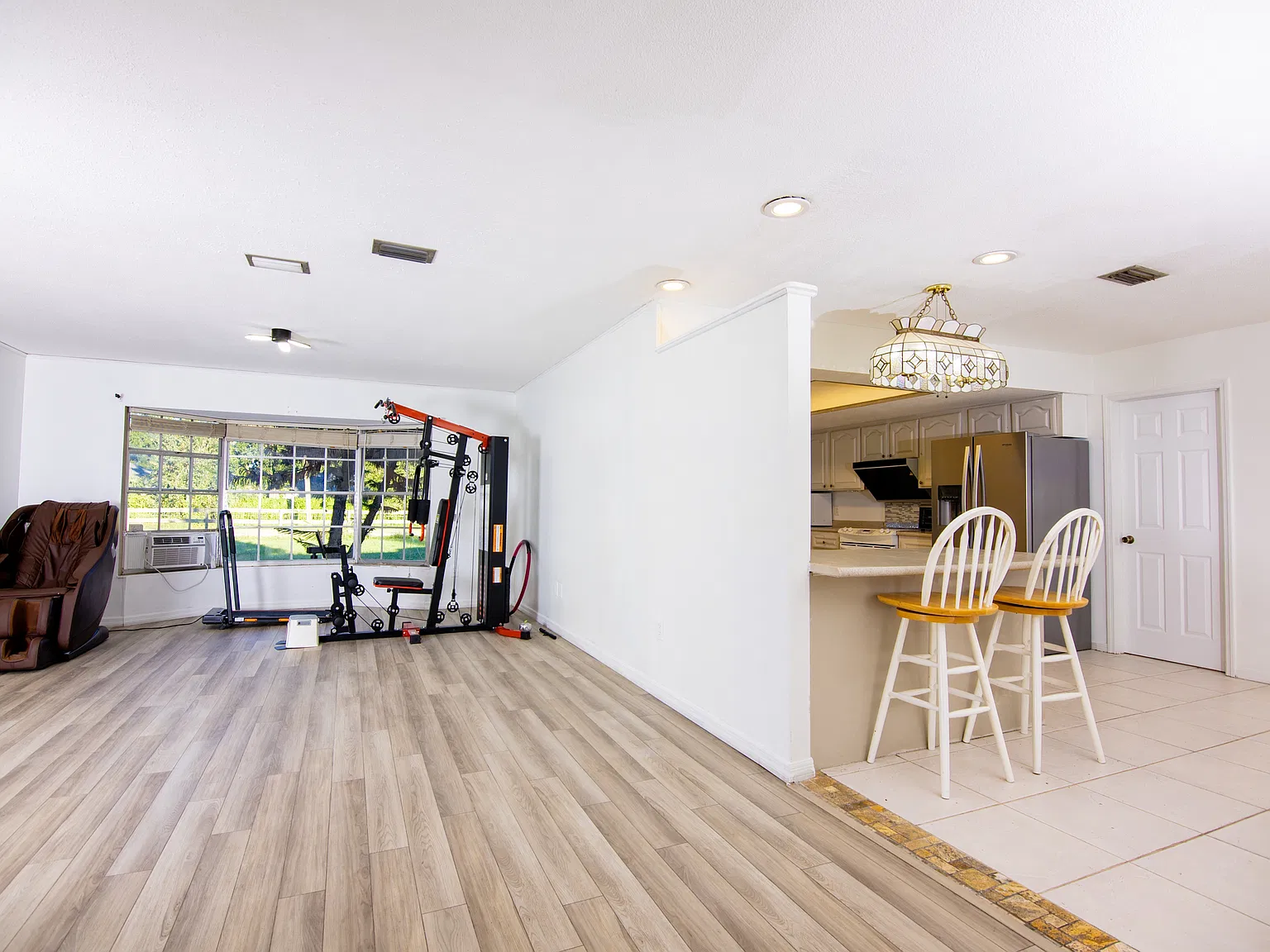 4 bed, 2604 sqft, $3,295 — Photo 3