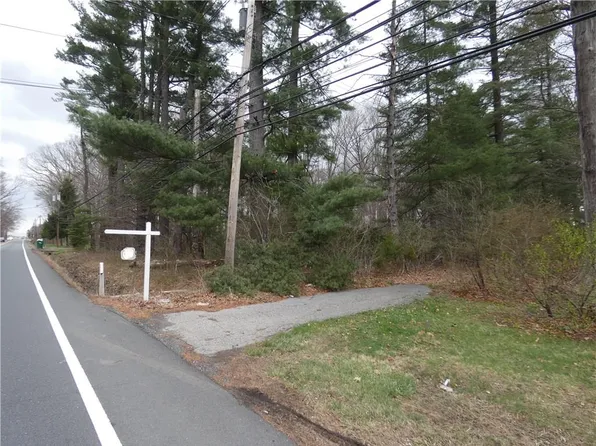 169 Applegarth Rd, Monroe Township, NJ 08831