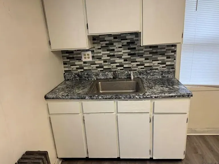 530 Naylor Rd #B — Photo 3