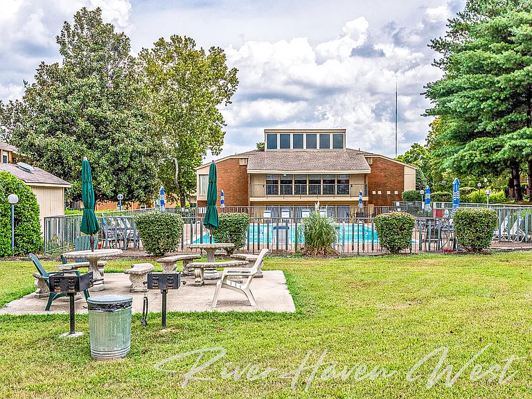 515 Basswood Ave #G75 — Photo 41