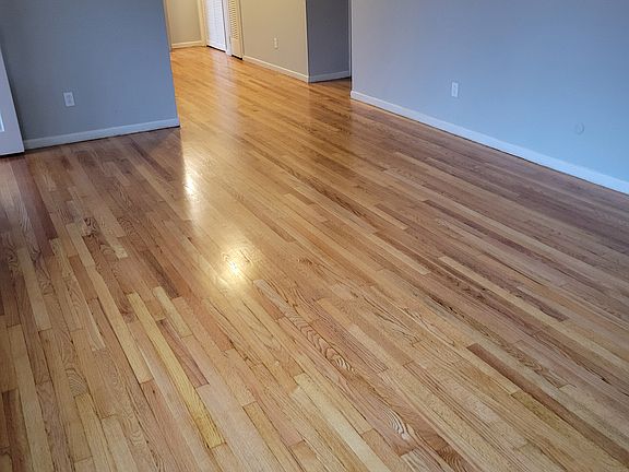 5th image of 221 East Ave