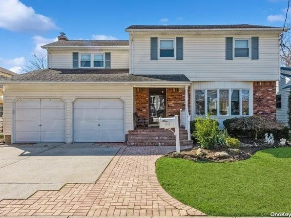 3022 Post Avenue, Wantagh, NY 11793