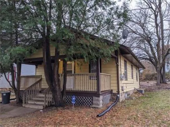 203 Webster Ave, Rockford, IL 61102
