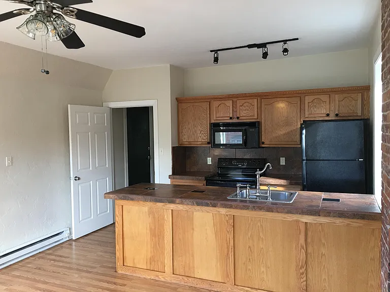 219 S Fairmount St #4 — Photo 4