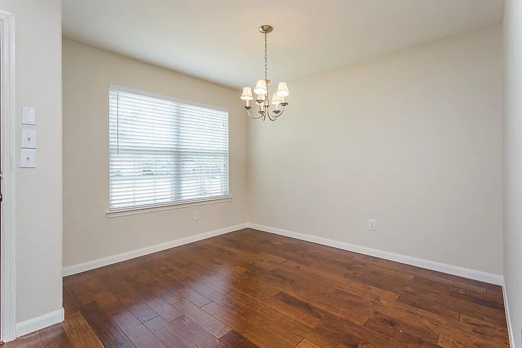 3 bed, 2.5 bath, 1884 sqft, $2,000 — Photo 4
