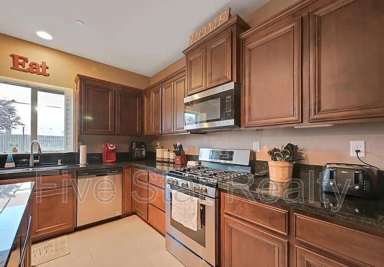 5609 Peach Tree Dr — Photo 9