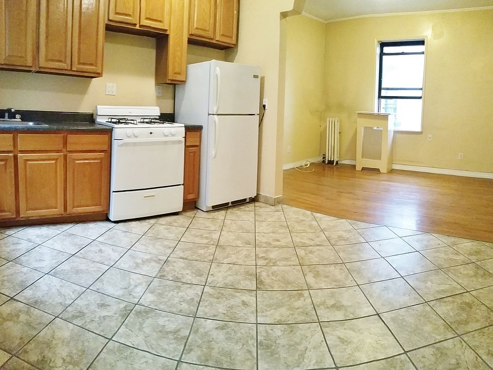 1st image of 2127 33rd St APT 4G