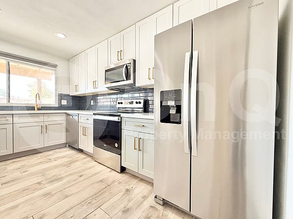5th image of 2113 E Dunbar Dr