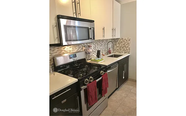 Rented by Douglas Elliman | media 13