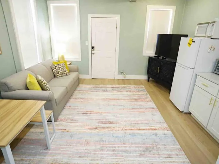 115 N Hollywood Ave — Photo 2