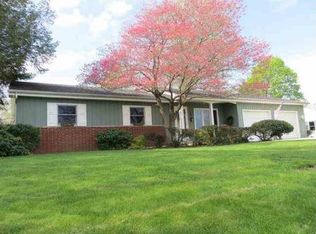 3 Chapel Rd, Elkhart, IL 62634