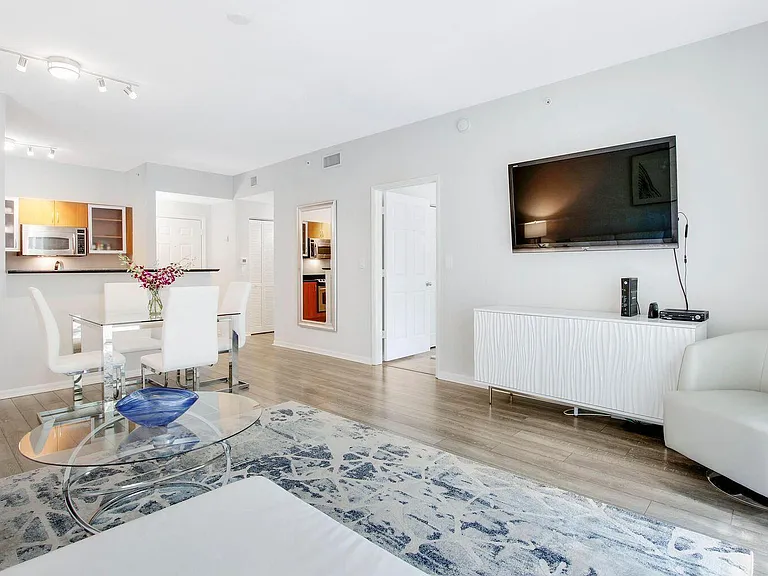 802 Windward Way #206 — Photo 3