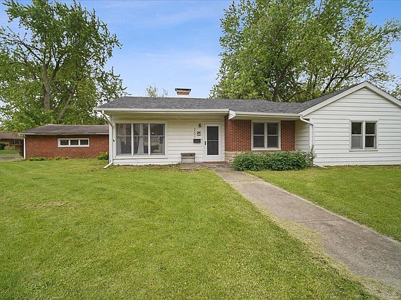 2nd image of 201 W Willow St