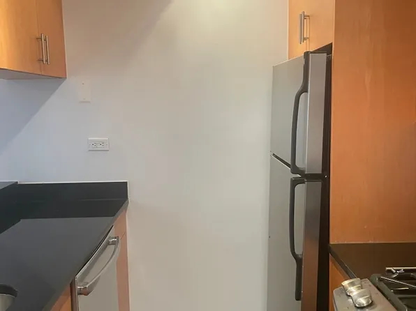 200 East 72nd Street image 1 of 8