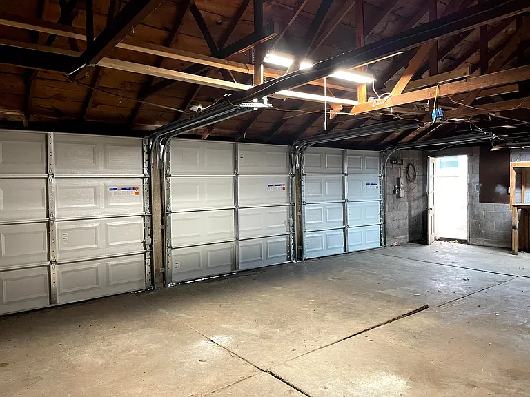 120 E Avenue F — Photo 6
