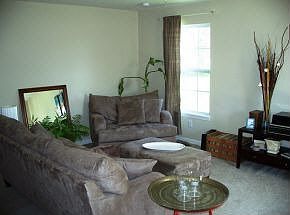 5th image of 721 N Chandler Dr