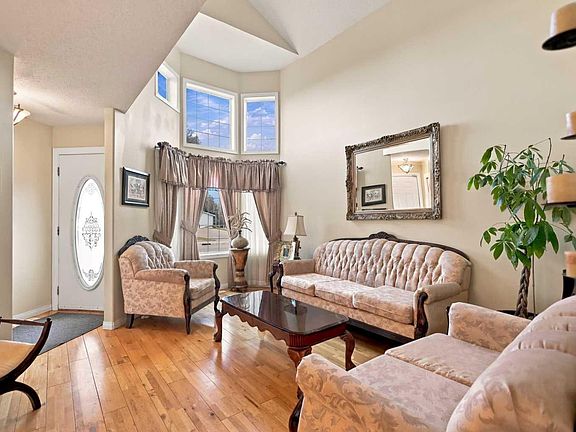 4th image of 72 Oak Dr