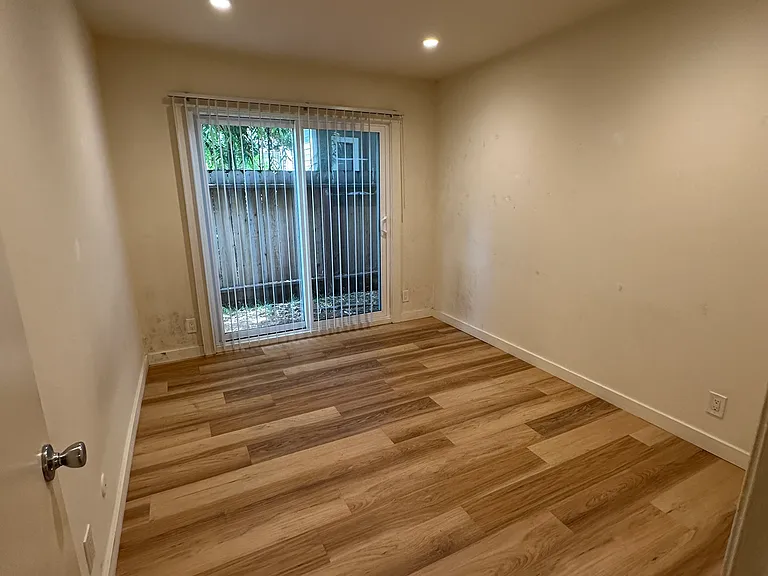 2020 Cedar St #3 — Photo 7