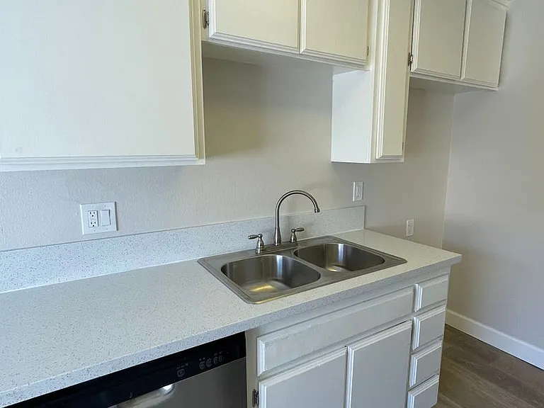 7531 Knott Ave — Photo 7