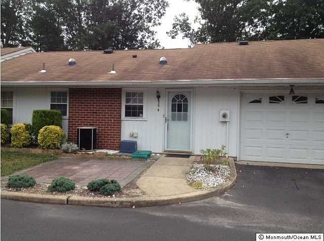 1st image of 830 Dumbarton Drive #B