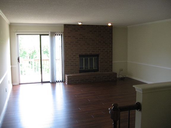 3rd image of 8432 Woodbend Trl