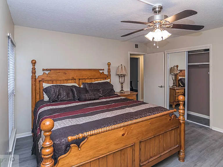 103 E Lockhaven Dr #E — Photo 23