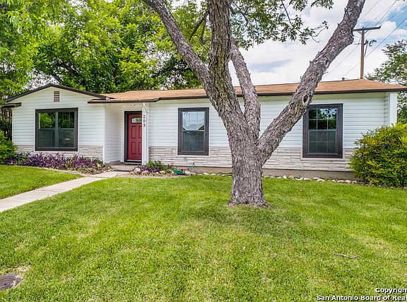 2nd image of 203 Redrock Dr