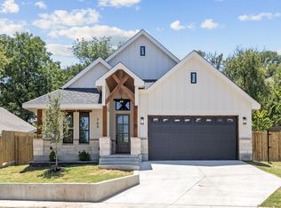 705 Cliff St, Fort Worth, TX 76164