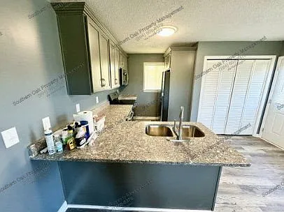 101 Ashley Dr — Photo 2