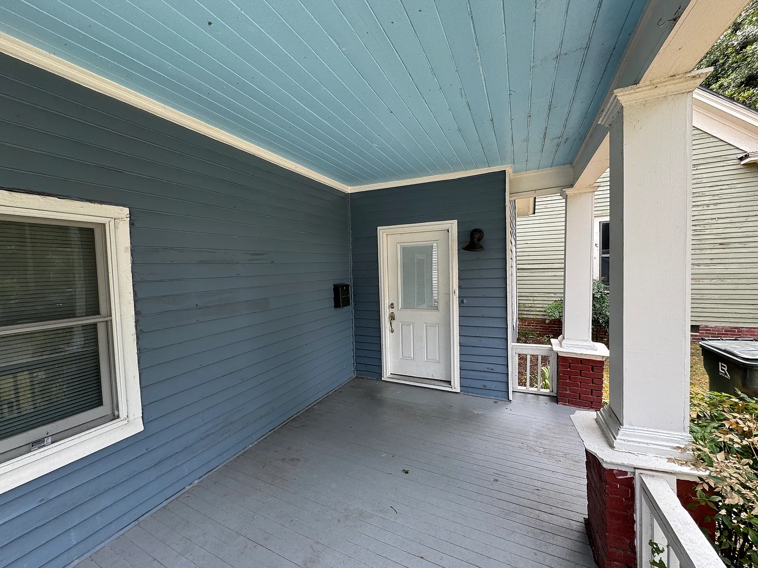 3 bed, 1327 sqft, $1,595 — Photo 2