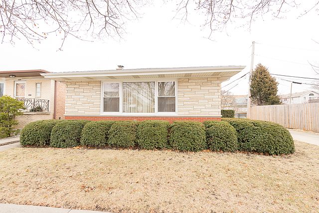 1st image of 3451 N Oleander Ave