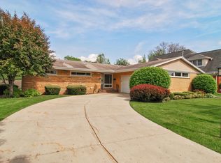 1421 Stonegate Rd, La Grange Park, IL 60526